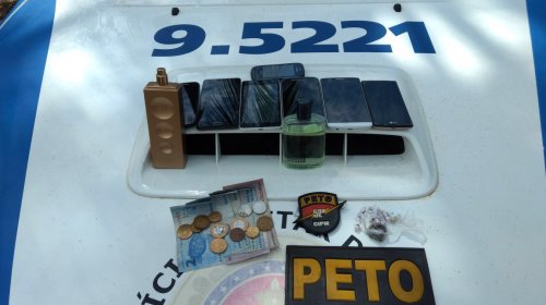 [Acusados de praticar assaltos em Lauro de Freitas são perseguidos e detidos pela PM]