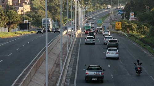 [Morador de Simões Filho tenta roubar carro de PM e é morto em confronto]