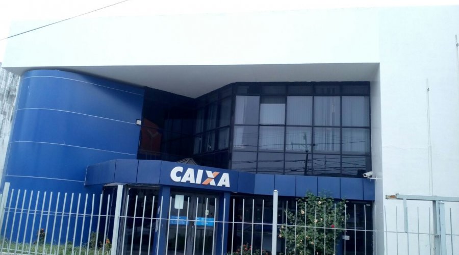 [Após arromabamento agência da Caixa permanece fechada nesta terça-feira (10) em Camaçari]