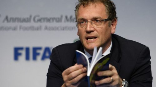 [Ex-secretário-geral da Fifa nega ter recebido propina do presidente do PSG]