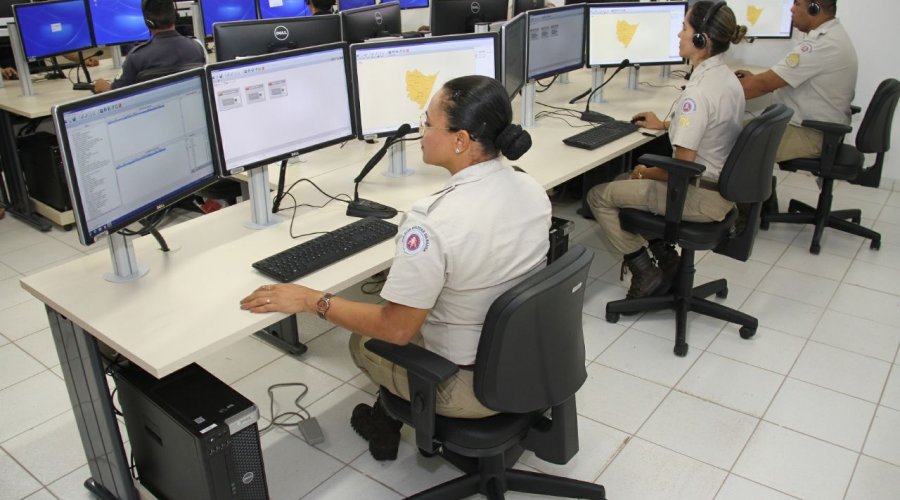 [Centro Integrado de Comunicações da SSP já recebeu mais de 65 mil trotes este ano]