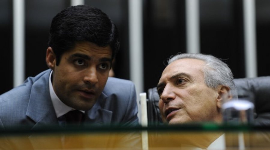 [ACM Neto se esforça para salvar Temer]