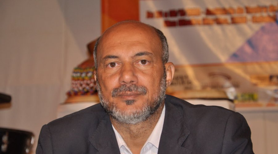 [Bira Coroa tenta driblar aparente falta de apoio à campanha de reeleição em Camaçari]