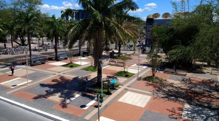 [Dia do Comerciário é celebrado com feira de saúde e festival de prêmios na Praça Abrantes]