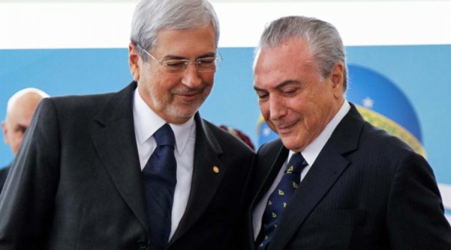 [Imbassahy e mais 7 ministros são exonerados para apoiar Temer na Câmara]