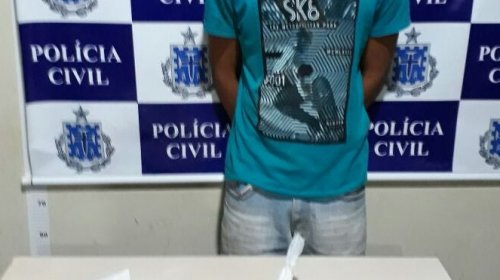 [Jovem de 19 anos é flagrado em ponto de venda de drogas em Santo Antonio de Jesus]
