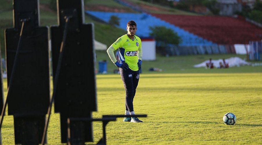 [Carpegiani não descarta liberar goleiro Jean para cobrar faltas e pênaltis: 