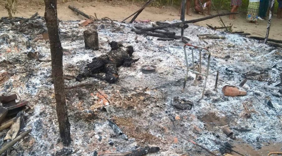 [Corpo carbonizado é encontrado na zona rural de Mata de São João]