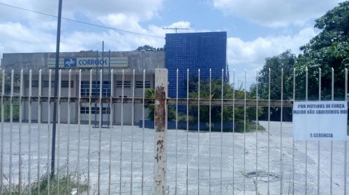 [Agência dos Correios de Camaçari está fechada, arrombamento pode ser o motivo]