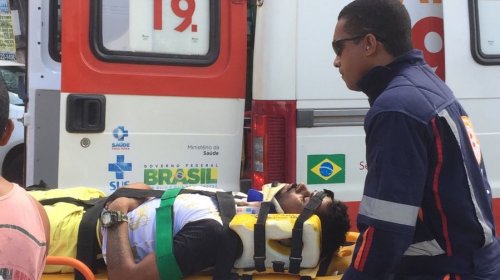 [Motociclista fica ferido ao colidir em caminhão em Camaçari]