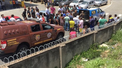 [Suspeito é perseguido e preso após roubo na Estação Mussurunga]