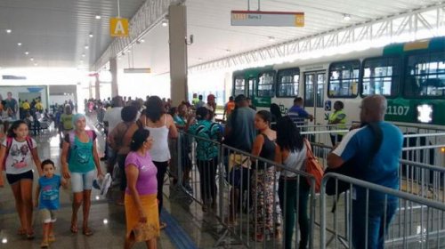 [Ônibus não entrarão em terminais de integração com metrô nesta quarta, dizem rodoviários]