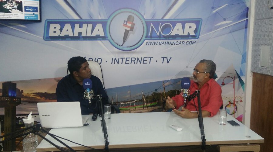 [“Vamos falar de coisas boas”, sugere Ademar ao se esquivar de falar sobre Caetano]