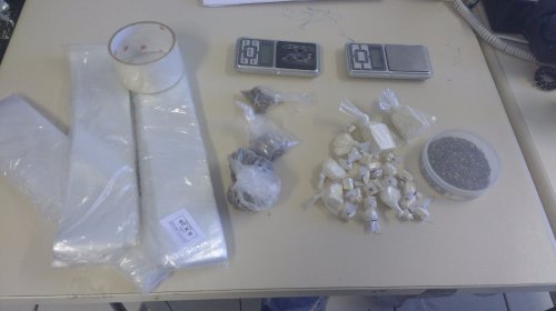 [É a crise: Cobrador de ônibus é flagrado com 30 porções de cocaína]