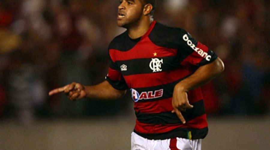 Adriano revela desejo de voltar a jogar pelo Flamengo: [Adriano revela desejo de voltar a jogar pelo Flamengo: