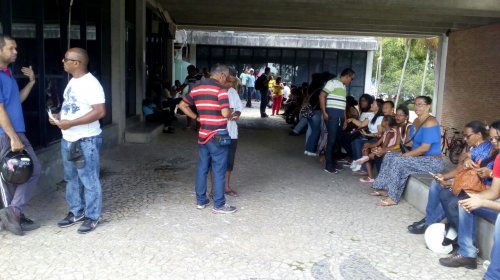 [Vigilantes de Camaçari acusam empresa MJR de não pagar salários]