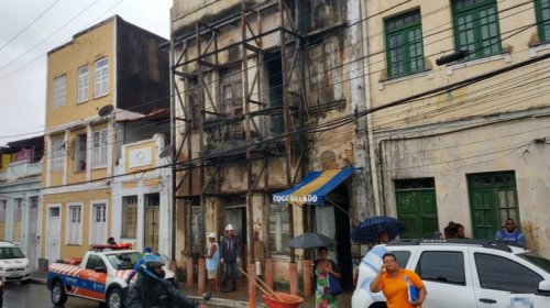 [Defesa Civil aponta que 90% de casarões antigos correm algum risco de desabar; maioria tem mor...]