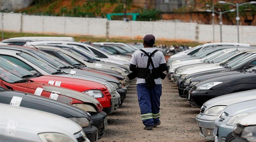 [Lanchas e mais de 100 veículos serão leiloados pelo estado]