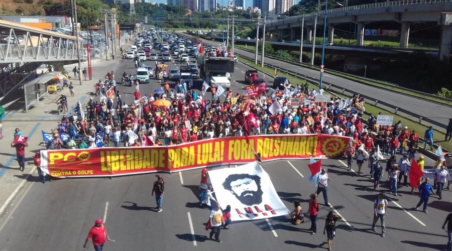 [Manifestações contra Previdência acontecem em vários pontos Salvador]