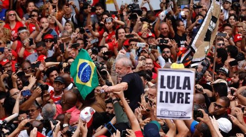[Mais de dois meses após deixar prisão, Lula vai em primeiro evento do MST]