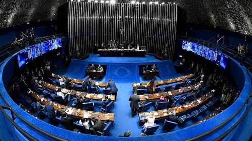 [Senado desembolsará R$ 300 mil com vestiário e R$ 111 mil com carpete azul]