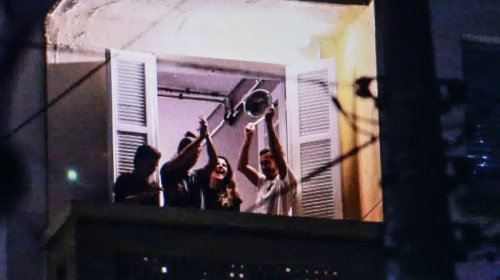 [Bolsonaro é alvo de panelaços pelo terceiro dia seguido]