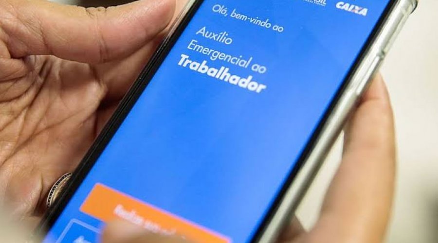 [Trabalhadores nascidos em abril podem sacar auxílio emergencial ]