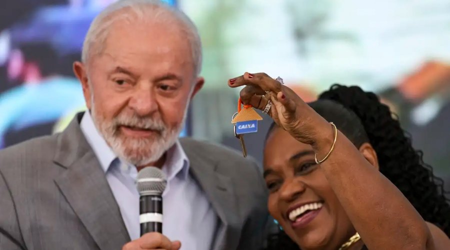 [Lula cobra recursos para crédito imobiliário para classe média]