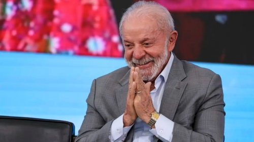 [Lula descarta desafiar EUA, mas diz que Brasil não é republiqueta]