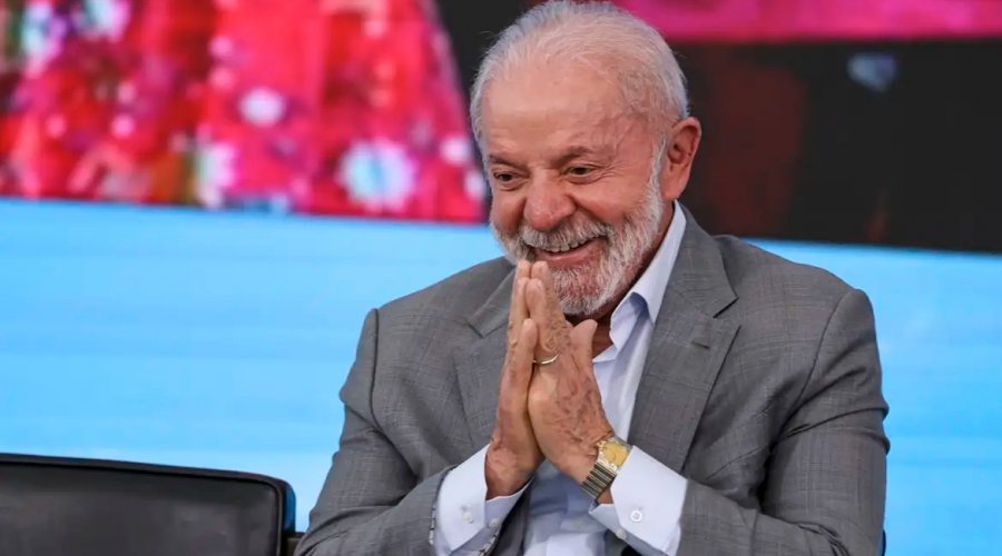 [Lula descarta desafiar EUA, mas diz que Brasil não é republiqueta]