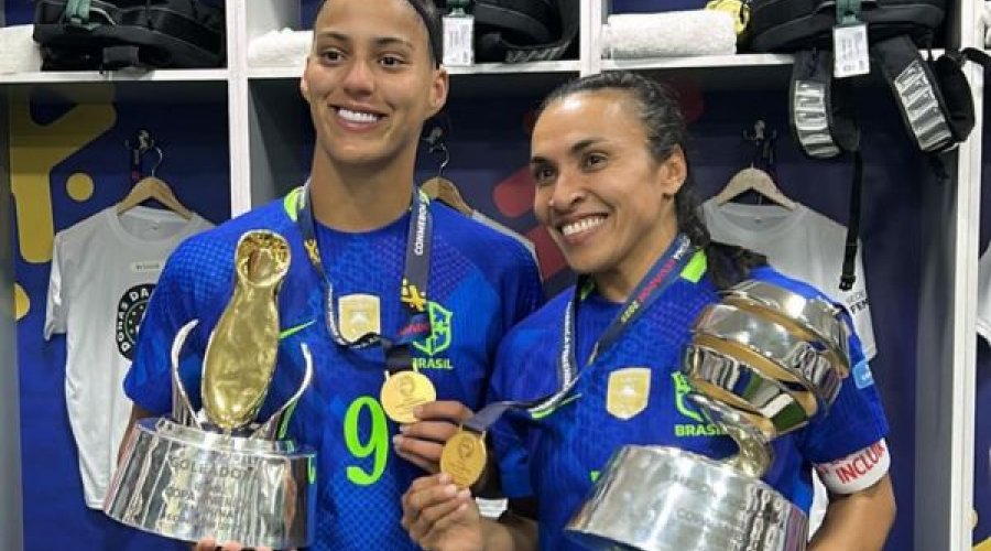 [Marta e Amanda Gutierres entram na disputa pela Bola de Ouro 2025]