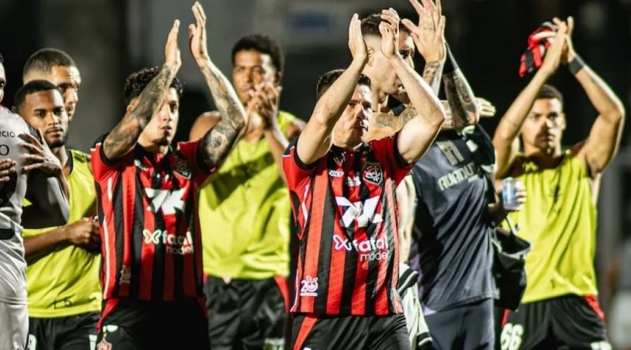 [Vitória aumenta risco de rebaixamento após empate com Botafogo]