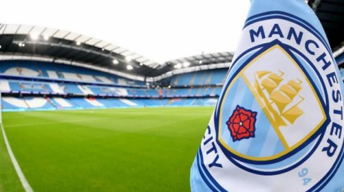 [Promessa do Manchester City abandona carreira no futebol para estudar Direito em Oxford]