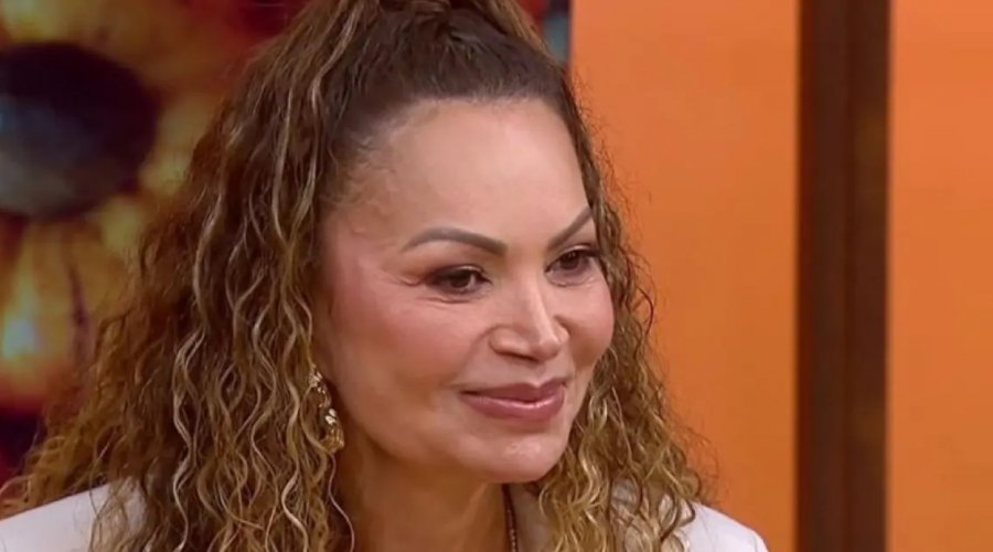 [Solange Almeida relembra saída do Aviões do Forró e diz que foi pressionada a assumir decisão]