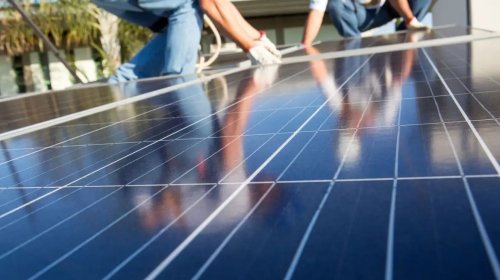 [Energia solar supera R$ 300 bilhões em investimentos]