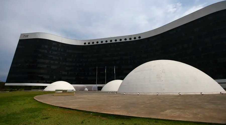 [IA pode gerar mais fake news nas eleições, alertam especialistas]