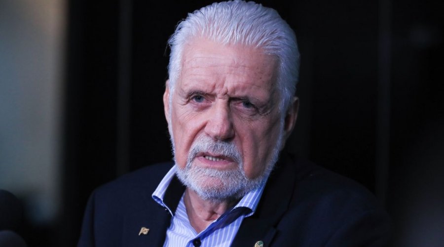 [Jaques Wagner anuncia saída da liderança do governo no Senado]
