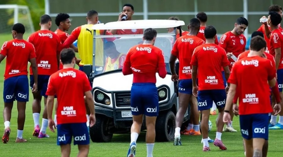 [Bahia inicia preparação para enfrentar a Chapecoense e pode ter reforços importantes]