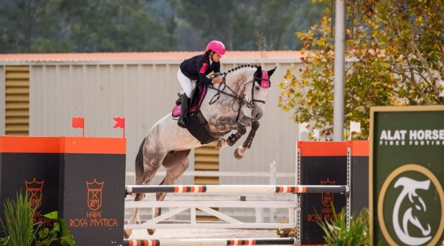 [Jovem amazona baiana é convocada para representar o Brasil no Sul-Americano de Hipismo]